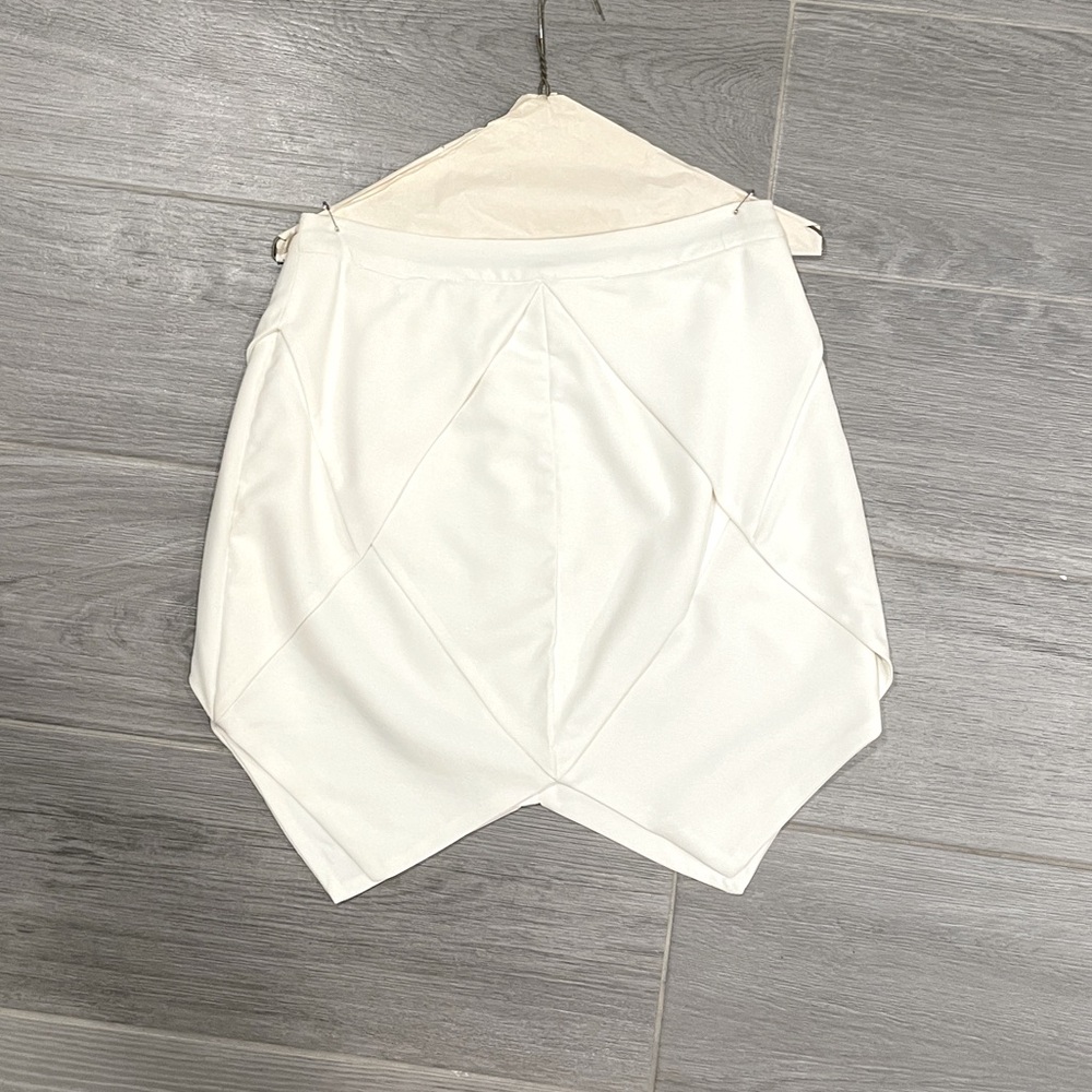 Ivory Origami jagged frill NG skirt size L